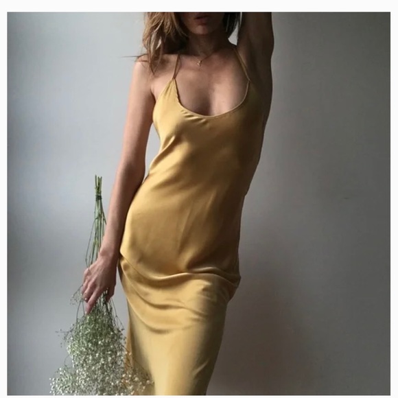 PLANET BLUE LIFE TRU BLU MOON DRESS REALISATION
PAR CULT GAIA STONE COLD
FOX - Picture 3 of 6